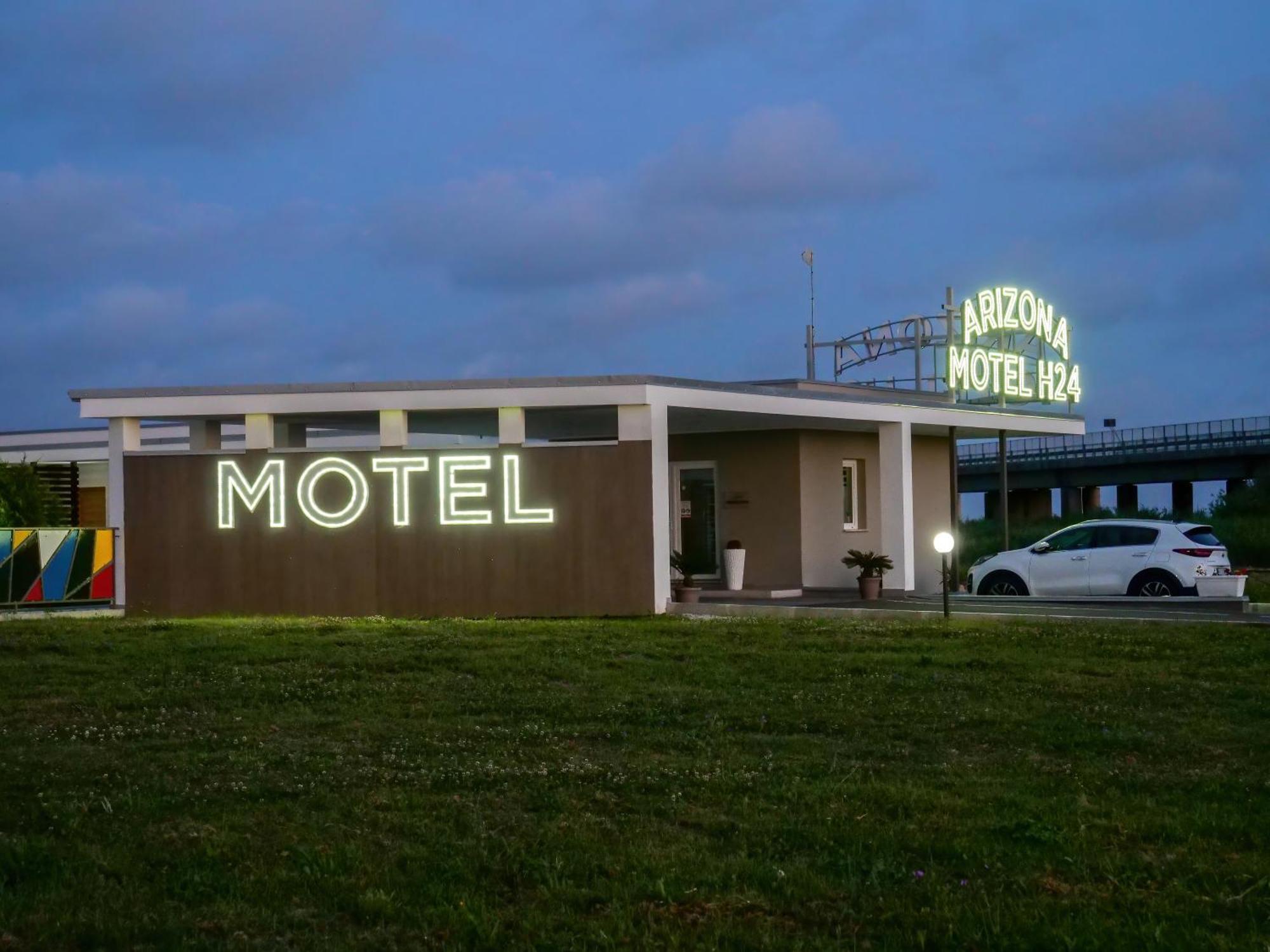 Arizona Motel Castel Volturno Esterno foto